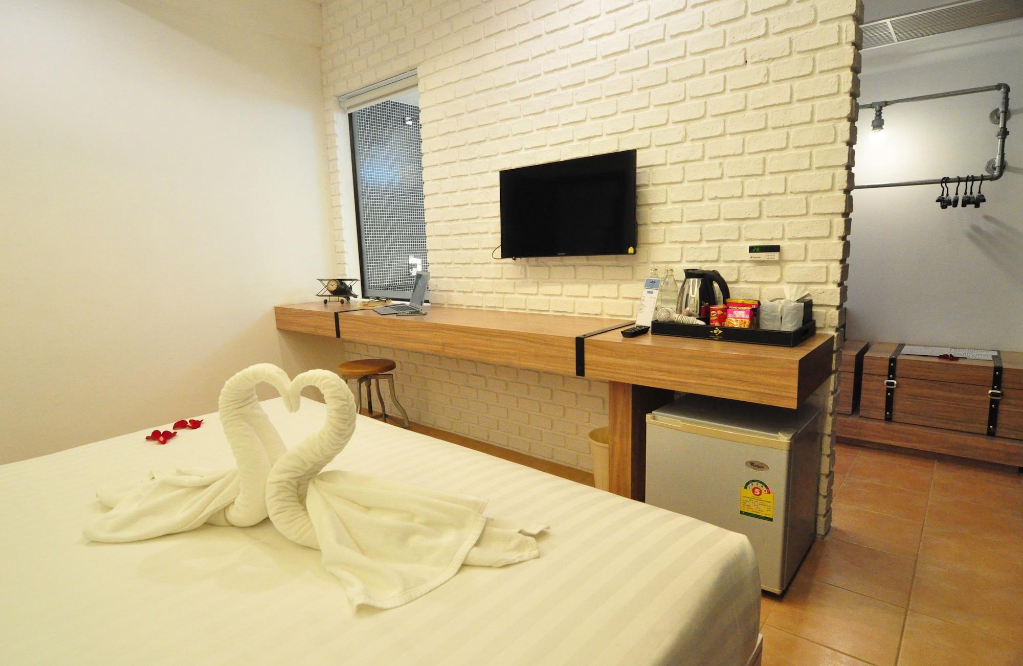 Forty Winks Phuket Hotel Patong Exterior foto