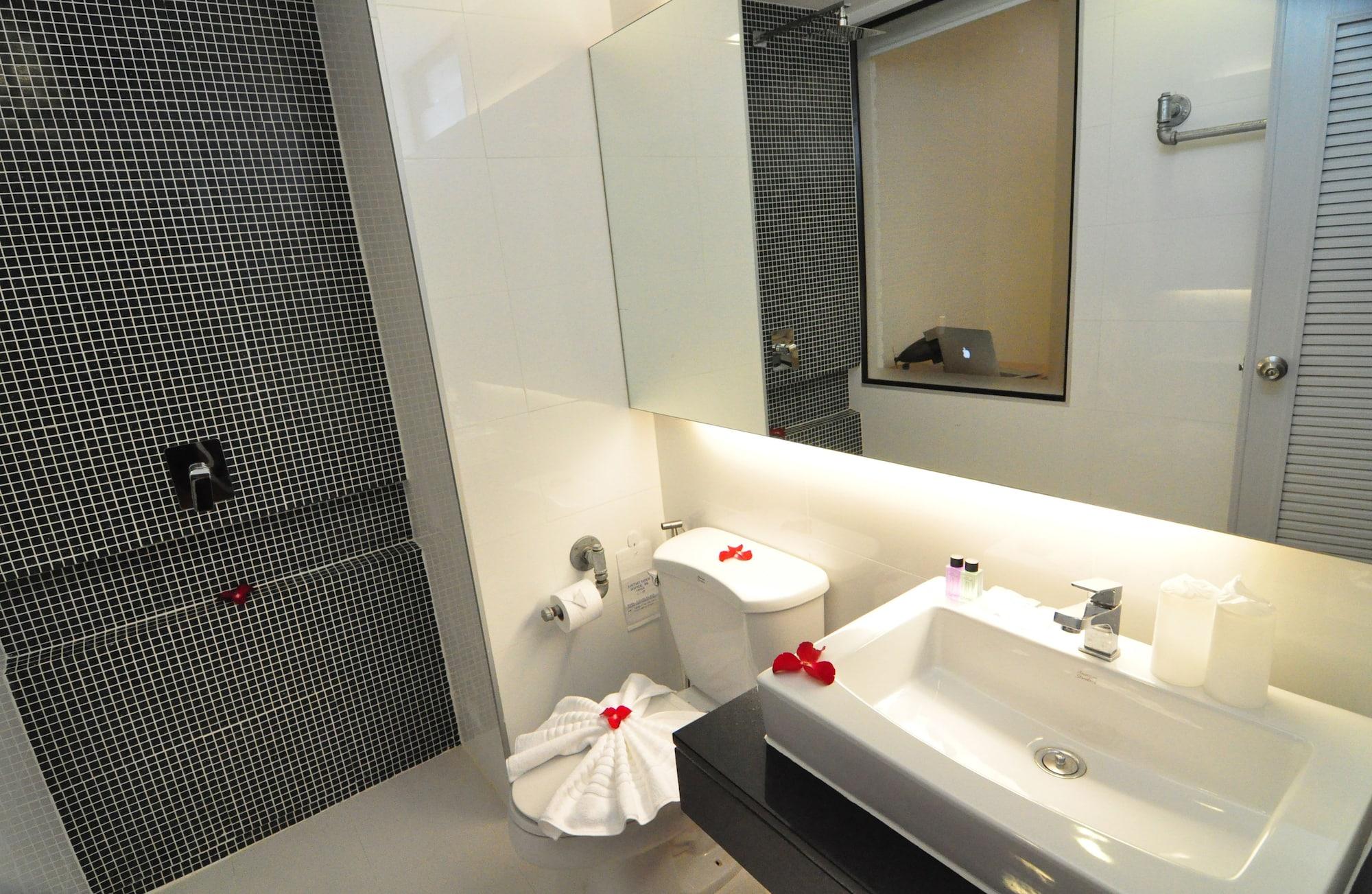 Forty Winks Phuket Hotel Patong Exterior foto